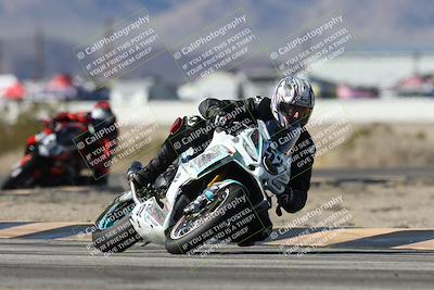 media/Dec-07-2025-CVMA (Sun) [[3e7d2de5dc]]/Race 7-Formula Lightweight Twins Shootout/